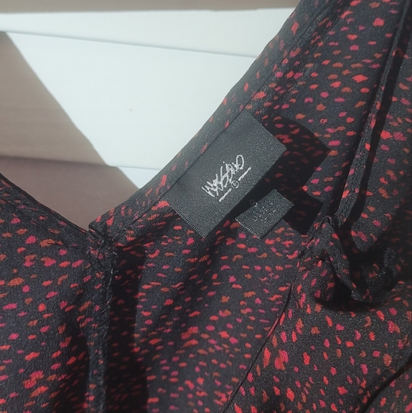 Mossimo Red & Black Ruffle Front SpeckledDress. Condition is "Pre-owned". - Picture 2 of 4